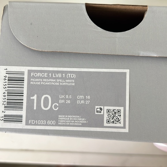 Nike Red and Pink Sneakers - Picture 2 of 3